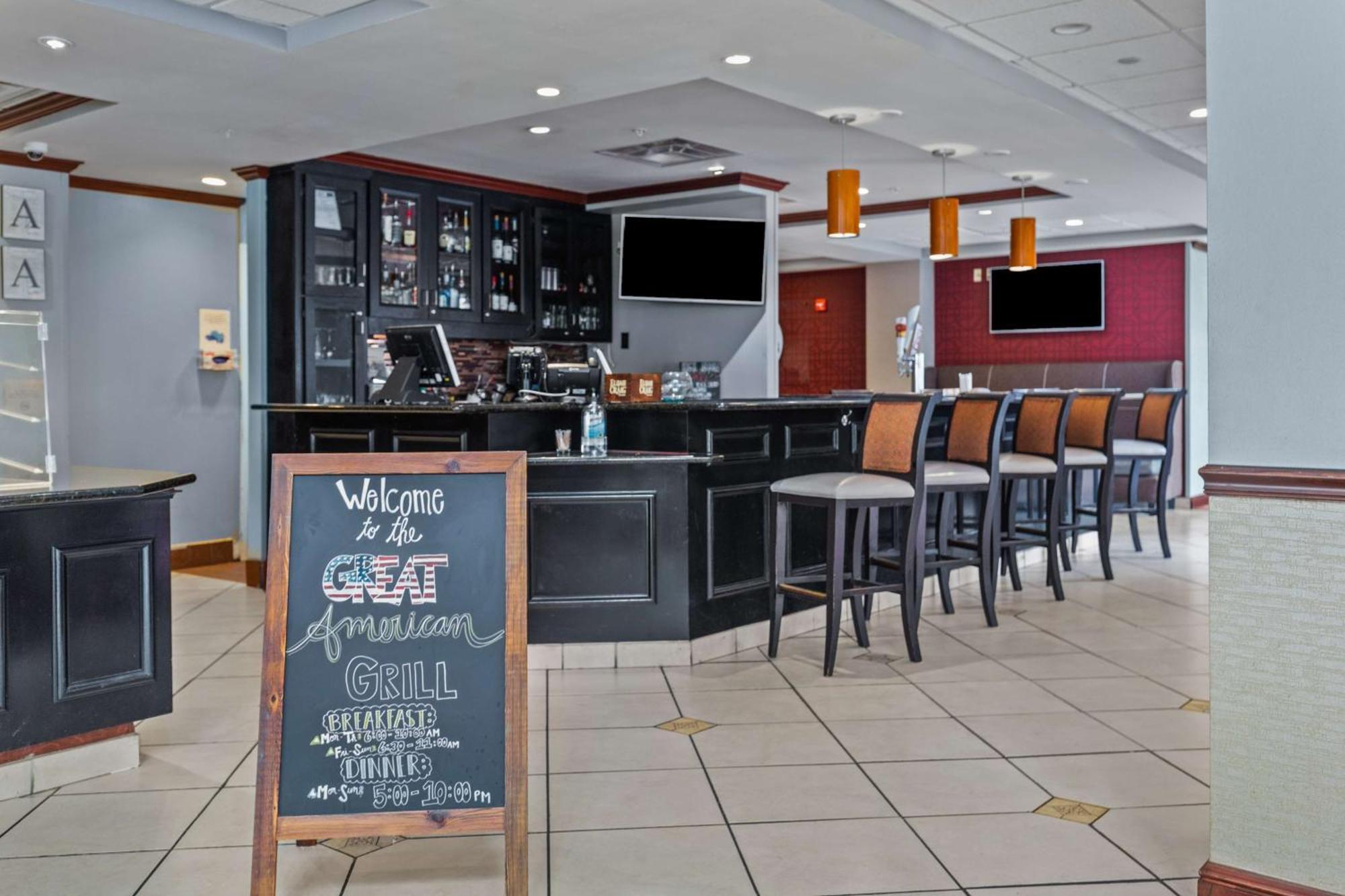 Hilton Garden Inn Starkville Extérieur photo