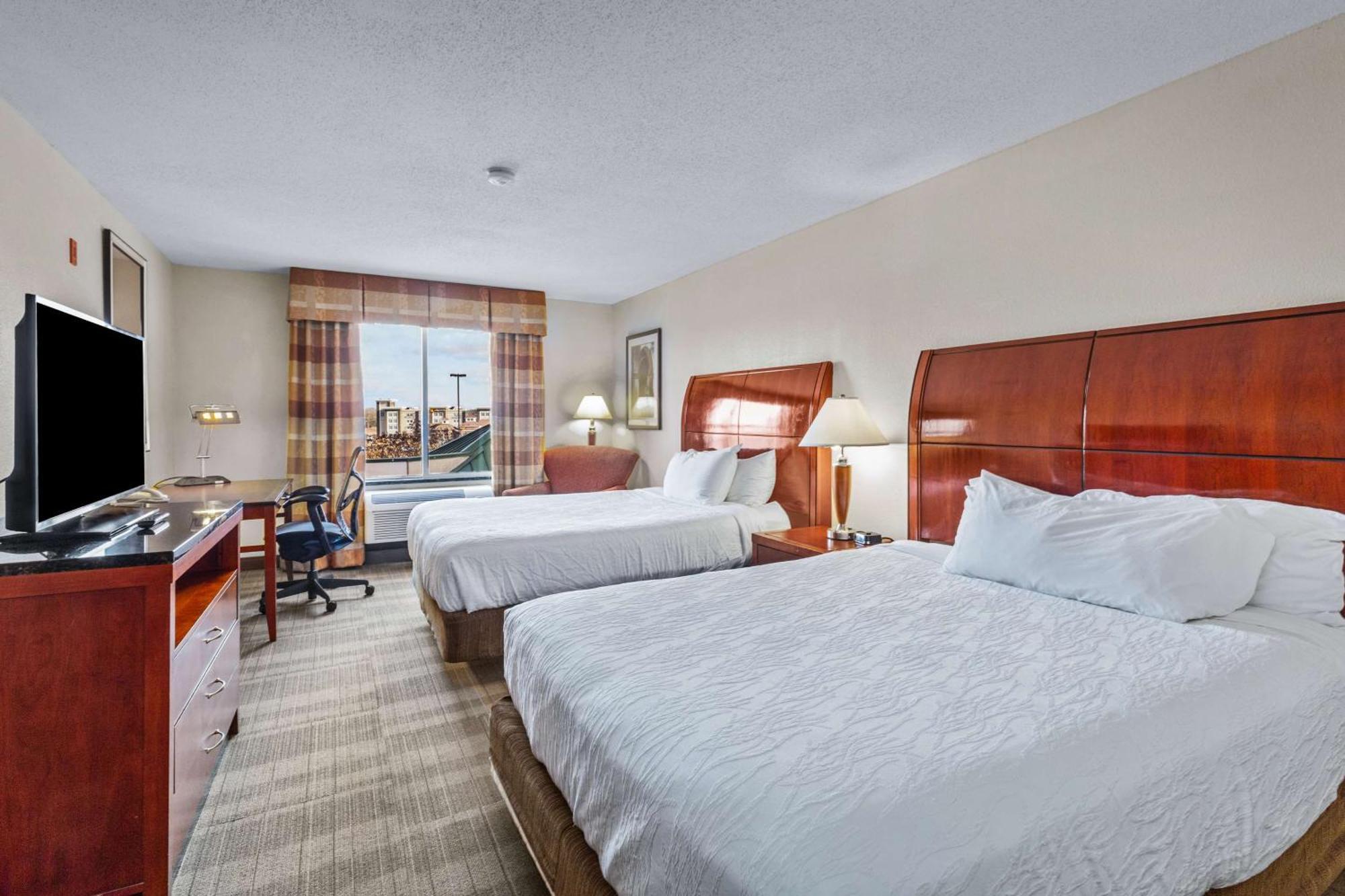 Hilton Garden Inn Starkville Extérieur photo