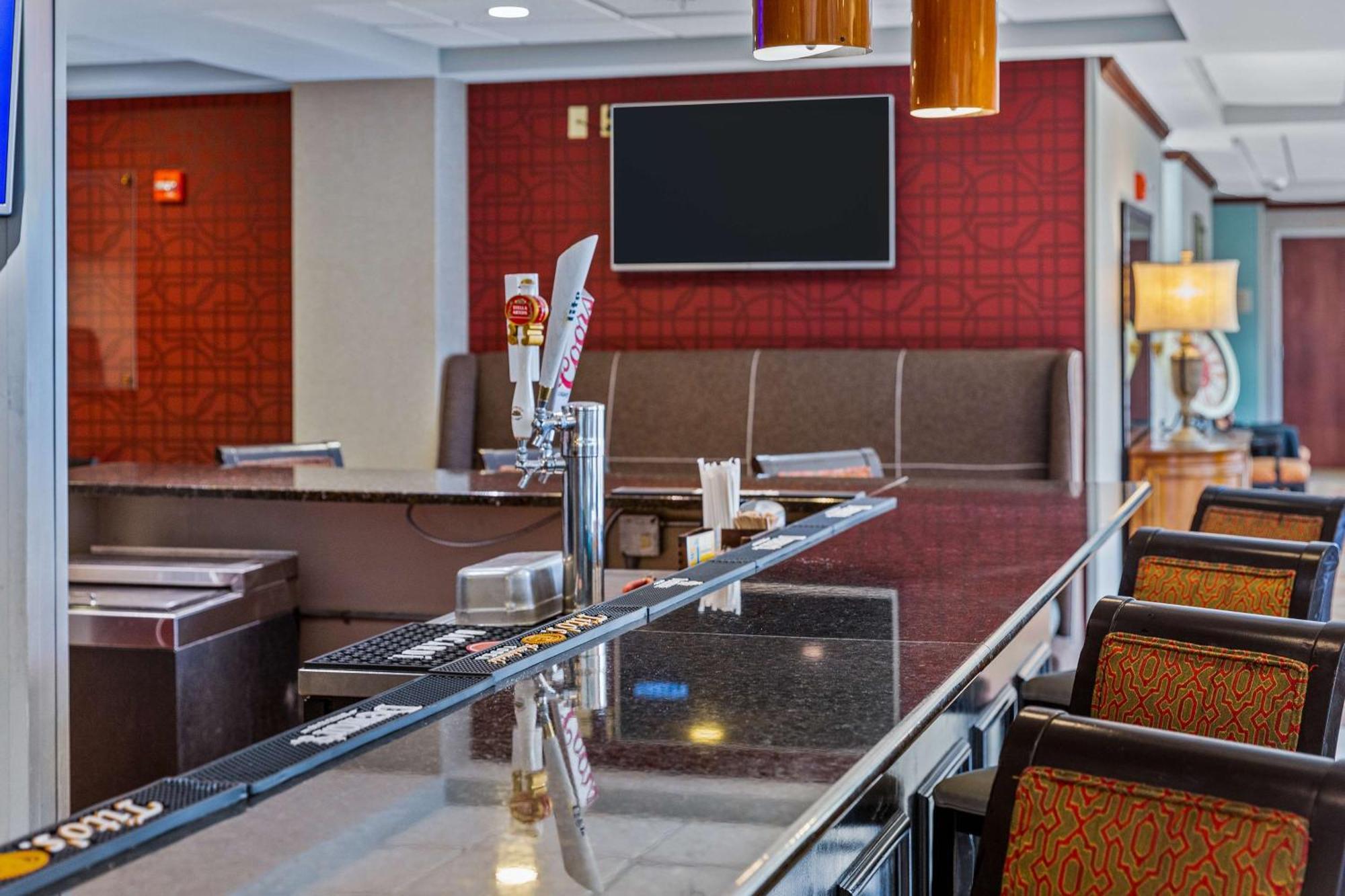 Hilton Garden Inn Starkville Extérieur photo