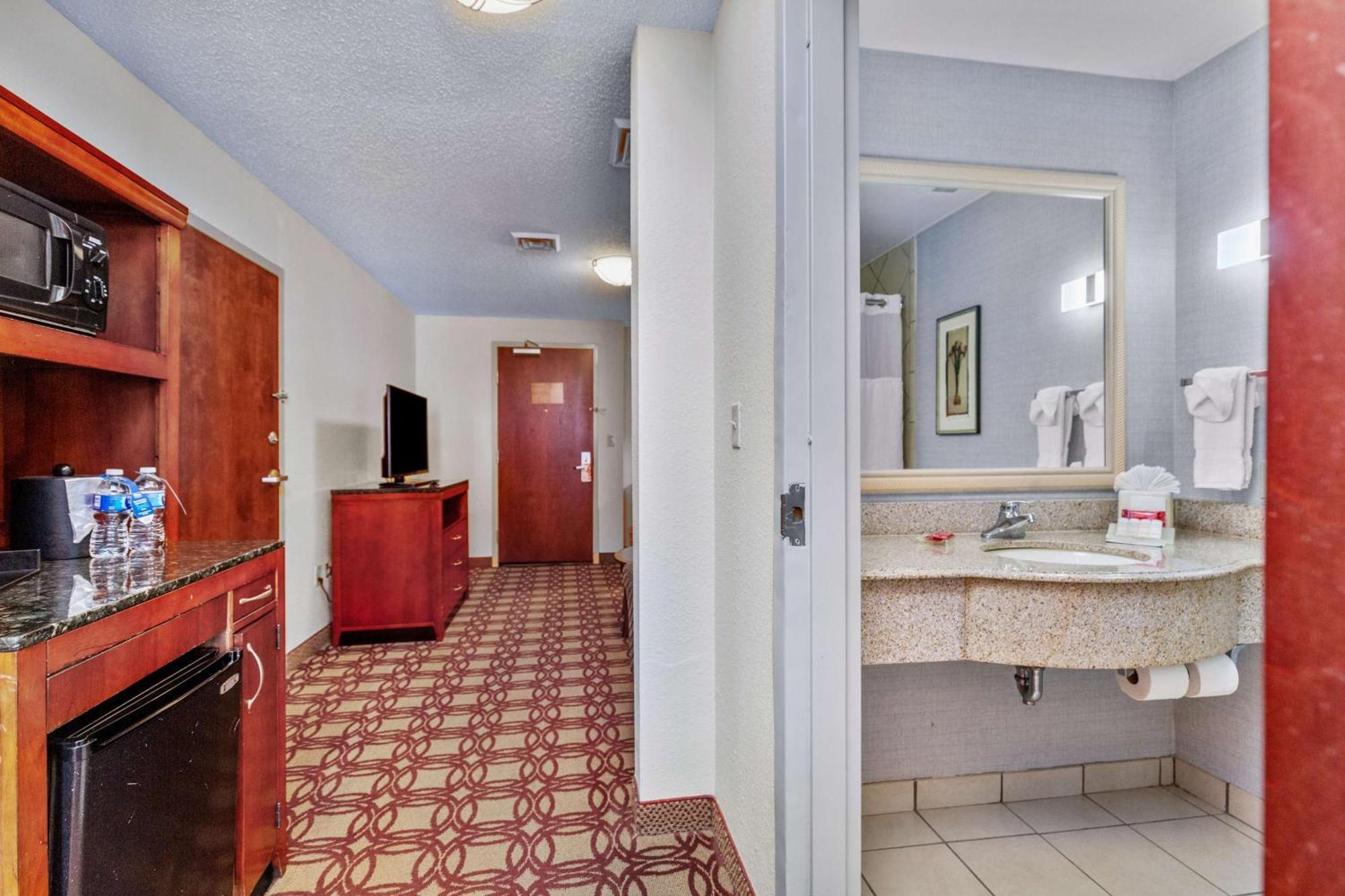 Hilton Garden Inn Starkville Extérieur photo
