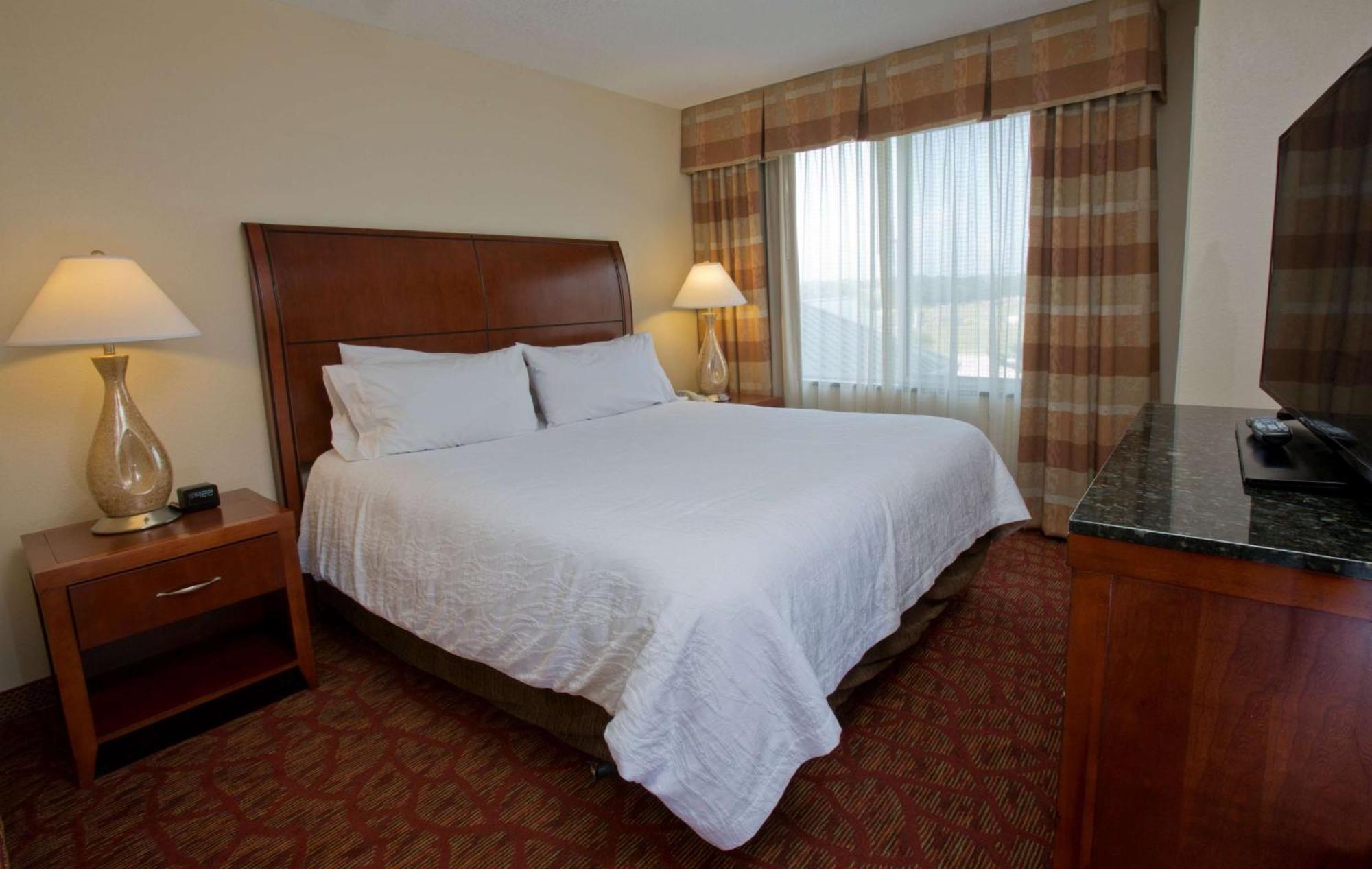 Hilton Garden Inn Starkville Extérieur photo