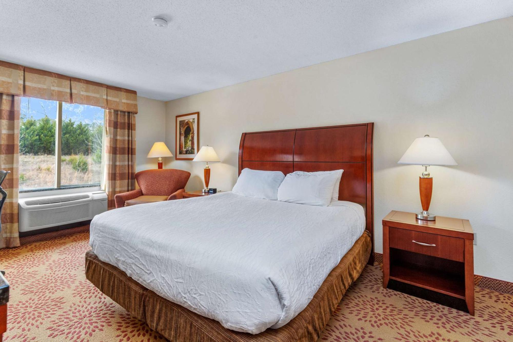 Hilton Garden Inn Starkville Extérieur photo