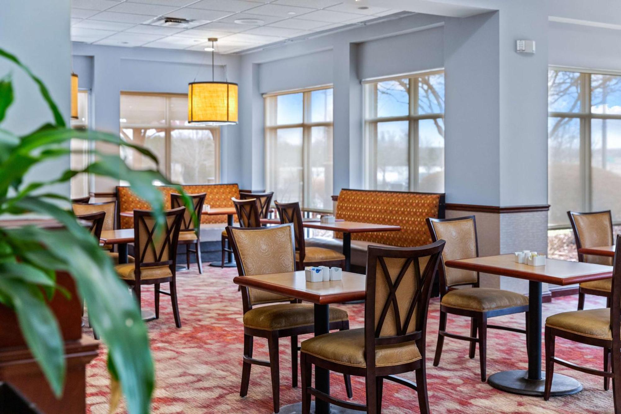 Hilton Garden Inn Starkville Extérieur photo