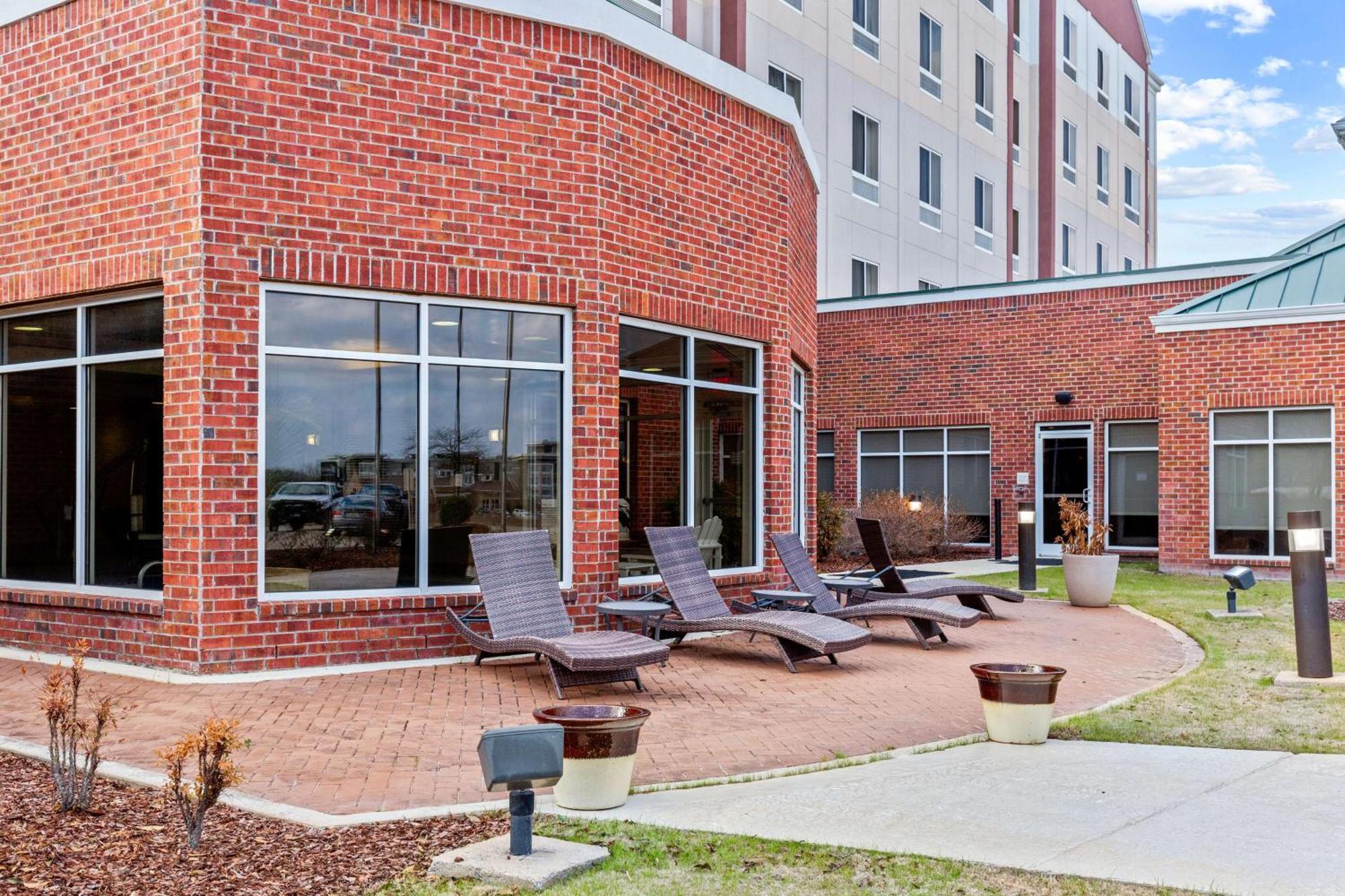 Hilton Garden Inn Starkville Extérieur photo